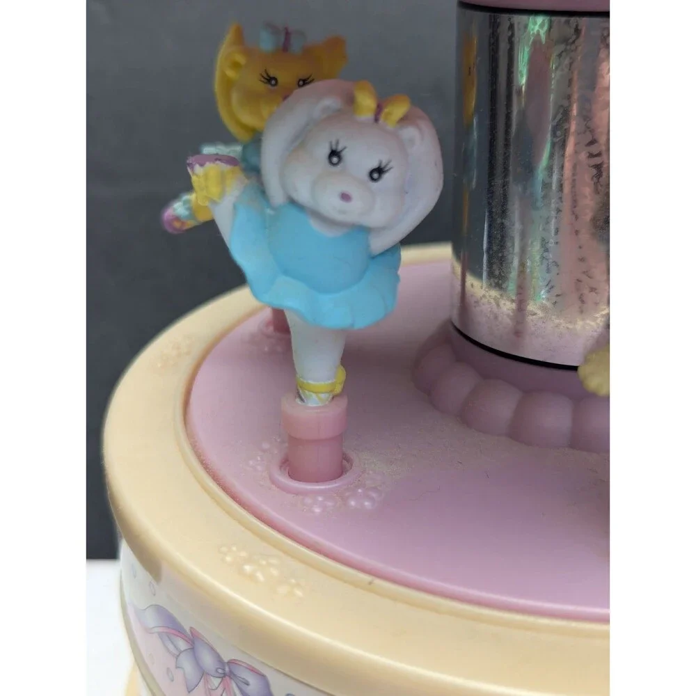 1999 Vtg Wind Up Music 'N Motion Carousel Jewelry Box Moose Mountain Care Bears
